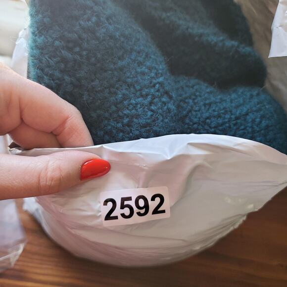 Boyne Valley Weavers Poncho Womens One Size Wool Handmade Ireland Ceramic Button - Picture 10 of 10